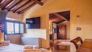 Luxury-Suite, Blick auf den Weinberg | Italienische Bettbezüge von Frette, hochwertige Bettwaren