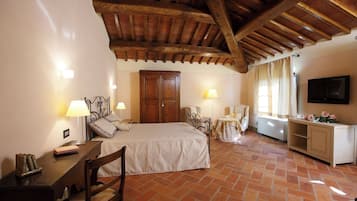 Luxury Suite, Vineyard View