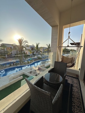 Outdoor dining - Cozy Studio in Riviera Hawana Salalah (Taqah)