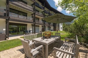 Outdoor dining - Apartment 16 | 3-room | 4 guests (Vaz/Obervaz)