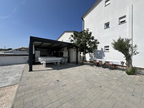 Outdoor dining - Apartment Lavaran 2 (Vir)