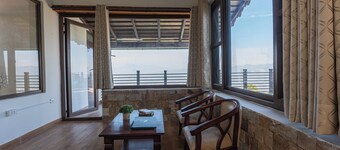 Alaya Stays SnowPeak Vila With Hill View