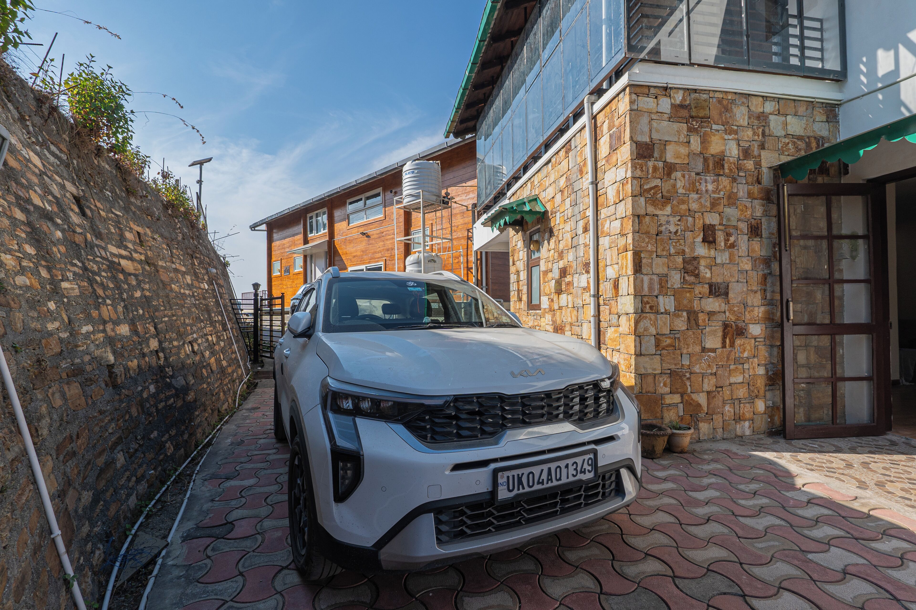 المنطقة المحيطة بالمنشأة