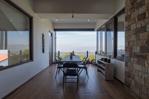 Luxury Βίλα, Θέα στο Λόφο | Γεύματα σε εξωτερικό χώρο