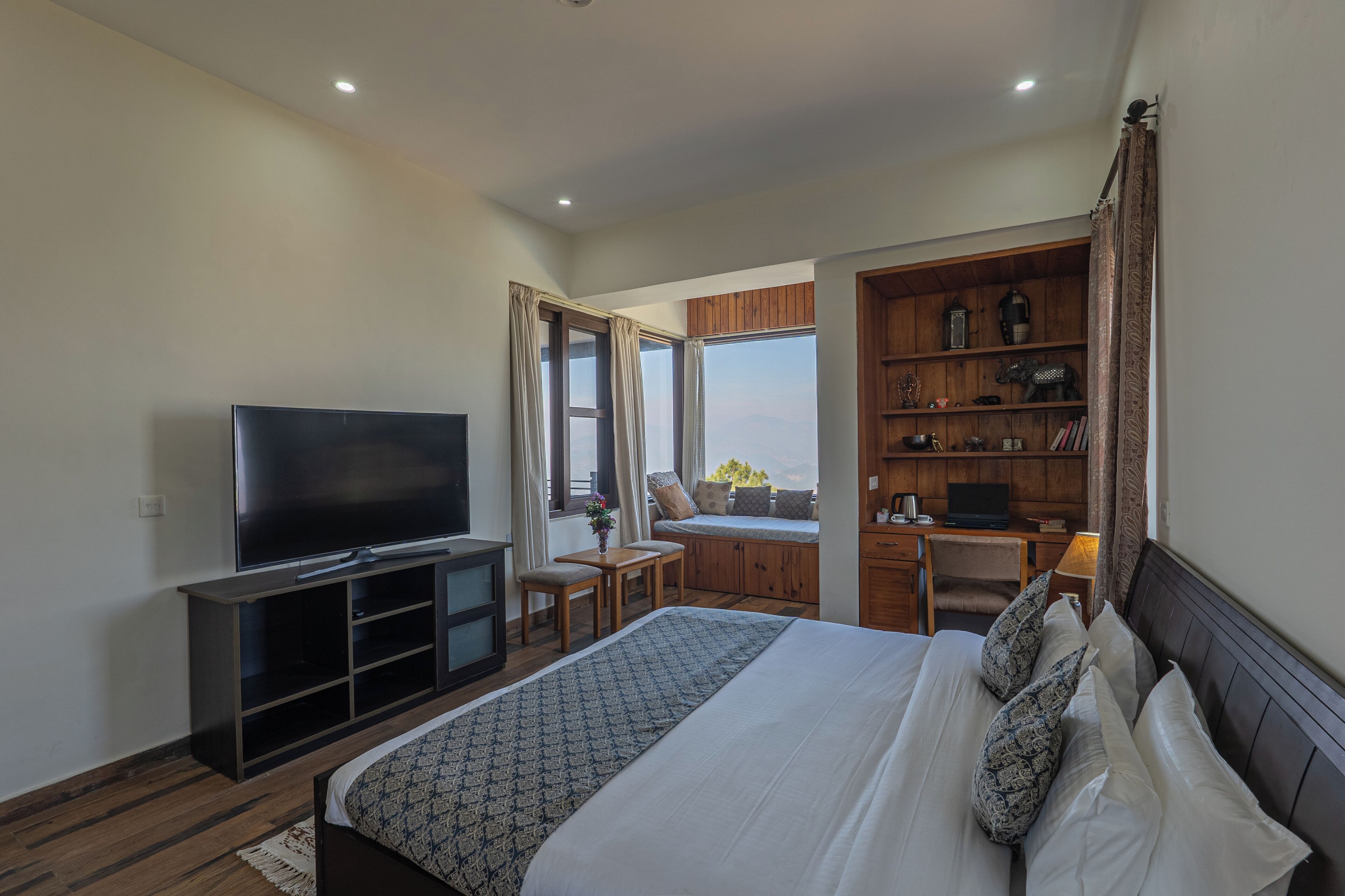 Luxury Villa, Hill View | Iron/ironing board, free WiFi