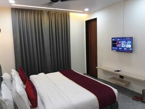 Deluxe Room - Hotel The Crown Prince (Amer)