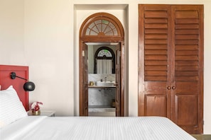 1 quarto, escrivaninha, Wi-Fi de cortesia, roupa de cama