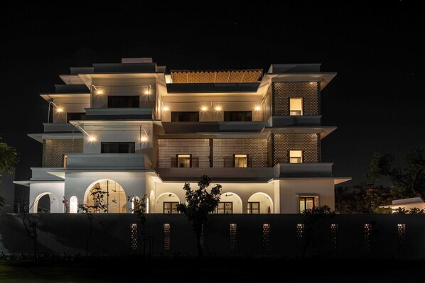 Unclassified image, 1 of 39, button - House of Jasol by DanCenter, Jaipur (Jaipur)