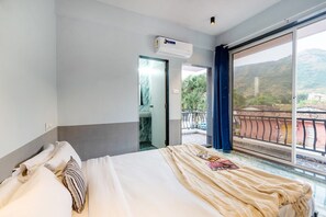 4 Schlafzimmer, Schreibtisch, Bügeleisen/Bügelbrett, kostenloses WLAN