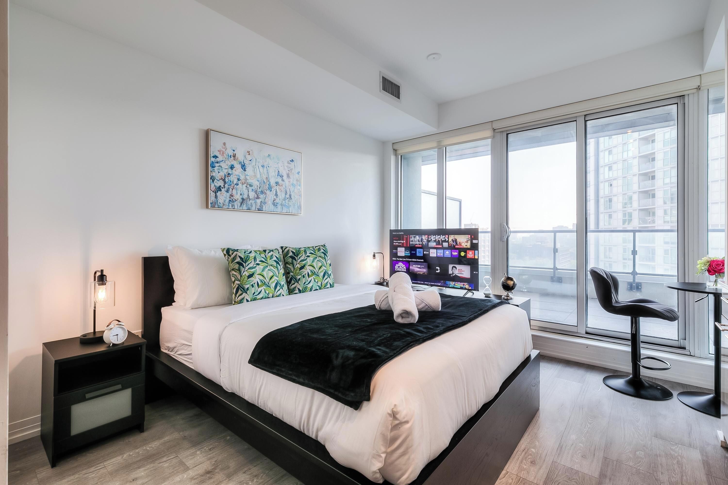 City Studio, 1 Queen Bed, Non Smoking | Living area