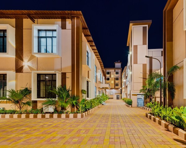 Unclassified image, 1 of 6, button - Hotel Grand Heritage (Badami)