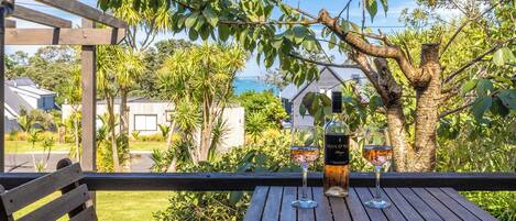 屋外ダイニングエリア