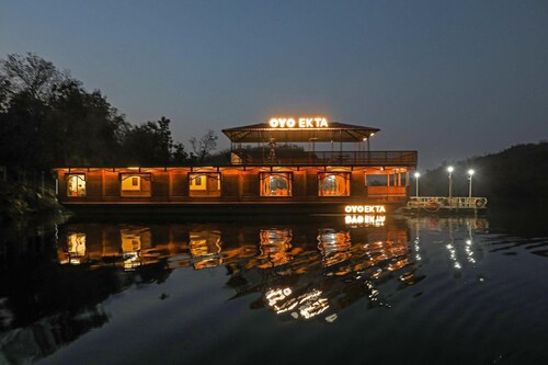 Houseboat in Kevadia near Statue of Unity