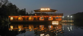 Houseboat in Kevadia near Statue of Unity