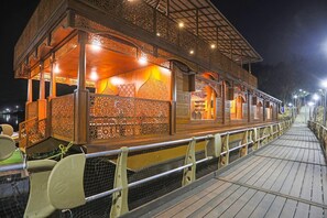 Unclassified image, 3 of 32, button - Houseboat in Kevadia near Statue of Unity (Vadodara)