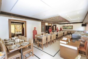 Nicht klassifiziertes Bild, 2 von 39, Schaltfläche