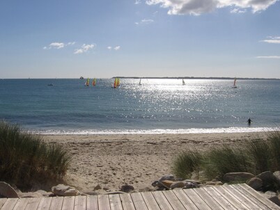 House 200m from the beach, sea view, garden