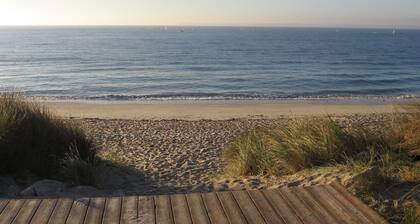 House 200m from the beach, sea view, garden