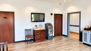 ماكينة صرف النقود/إجراء المعاملات البنكية داخل الموقع