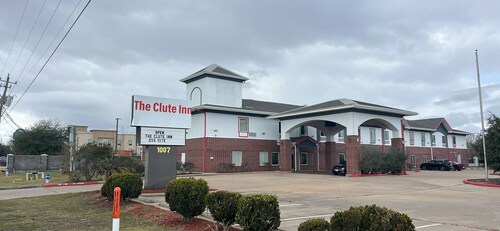 Clute Inn