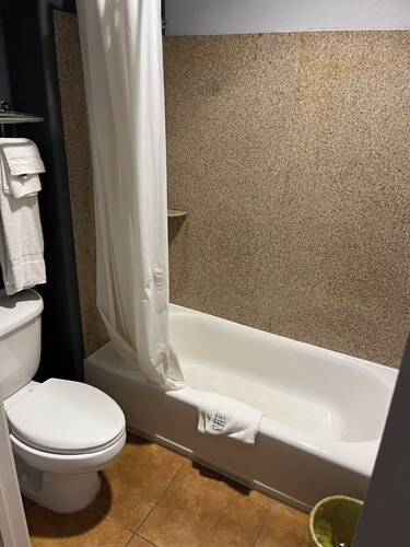Clute Inn