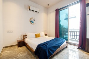 4 habitaciones, escritorio, tabla de planchar con plancha y wifi gratis 