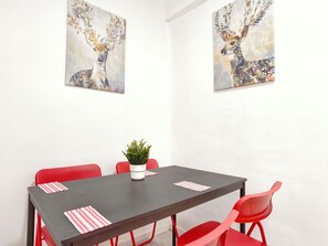 Dining - Marais 2BR Apartment 35m2 near Pompidou and Metro (PARIS)