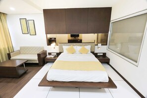 Unclassified image, 4 of 40, button - Club Room at Palette Hotel Surya Vadodara (Vadodara)