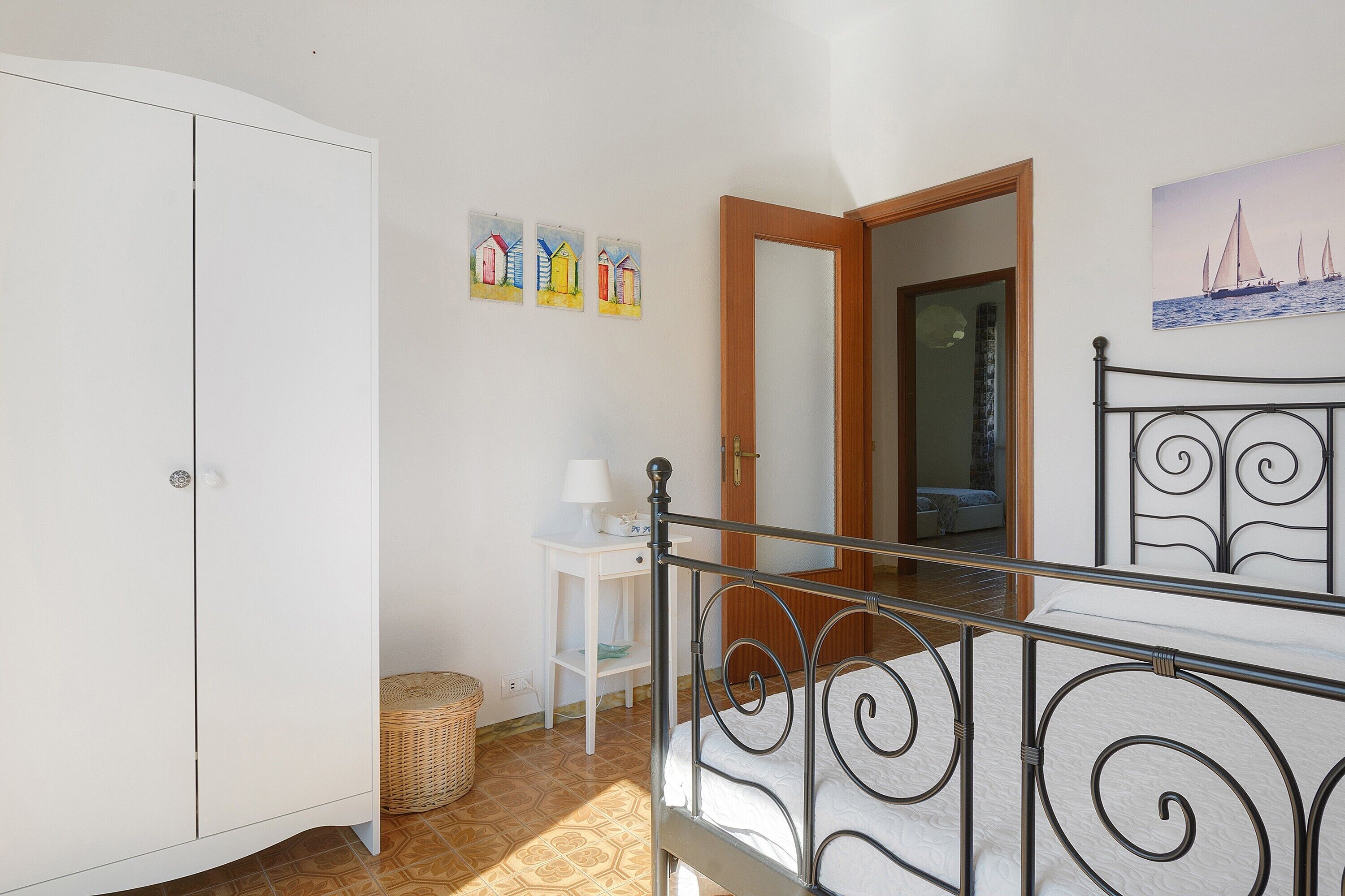 3 chambres, fer et planche à repasser, draps fournis