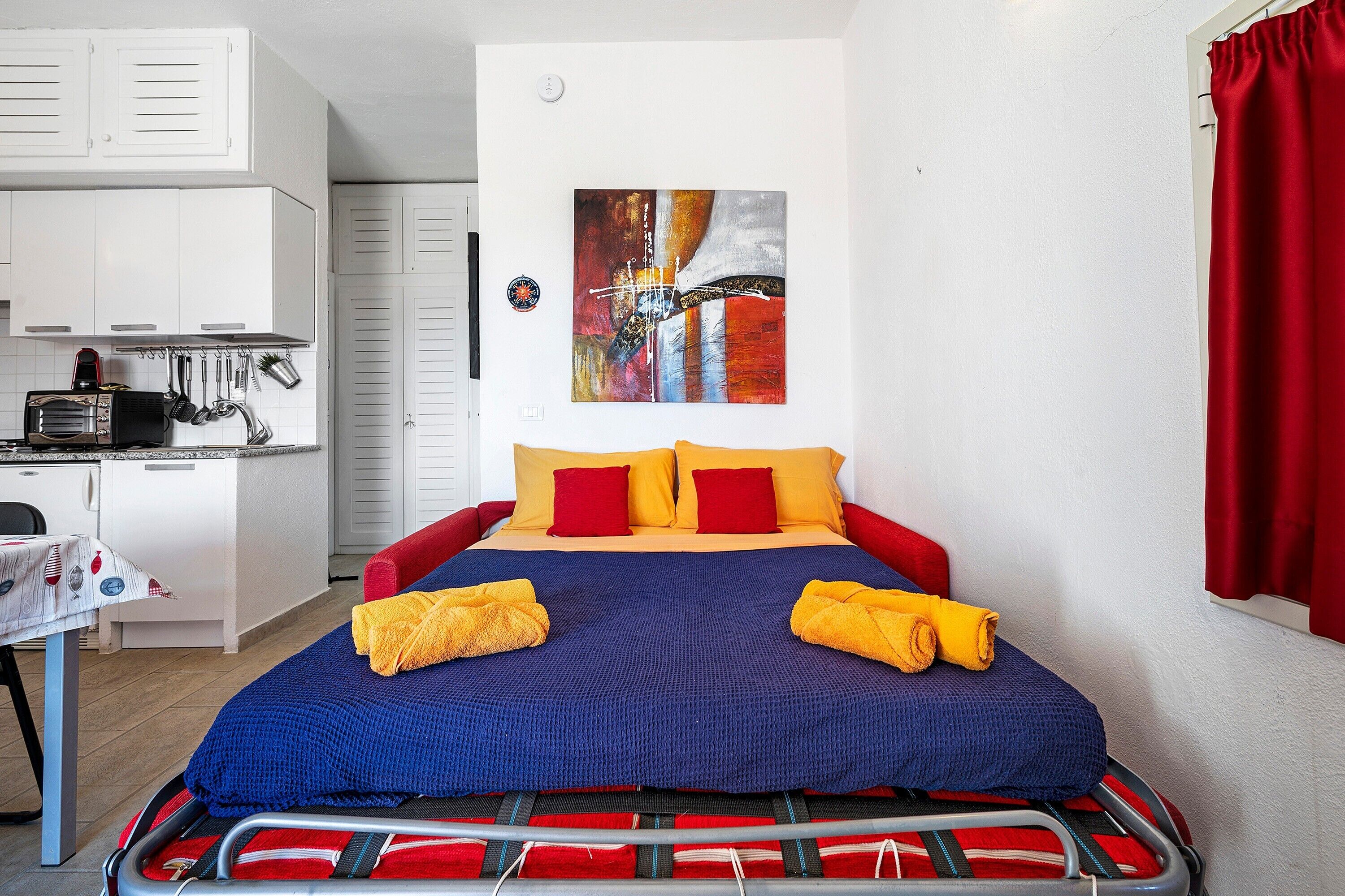 WiFi, bed sheets