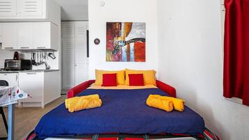 WiFi, bed sheets