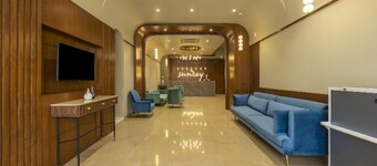 Hotel in Vadodara near Railway Station