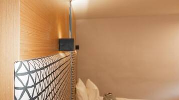 1 quarto, escrivaninha, Wi-Fi de cortesia, roupa de cama