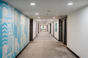 Luokittelematon kuva, 3 kautta 27, painike