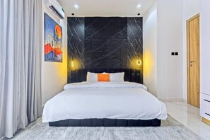 2 bedrooms, WiFi, bed sheets - Cozy 1 bedroom apartment (Lekki)