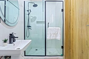 Towels, soap, toilet paper - Cozy 1 bedroom apartment (Lekki)
