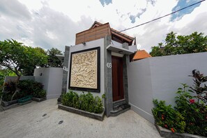 Front of property - Cahya Dewi Villas (Canggu)