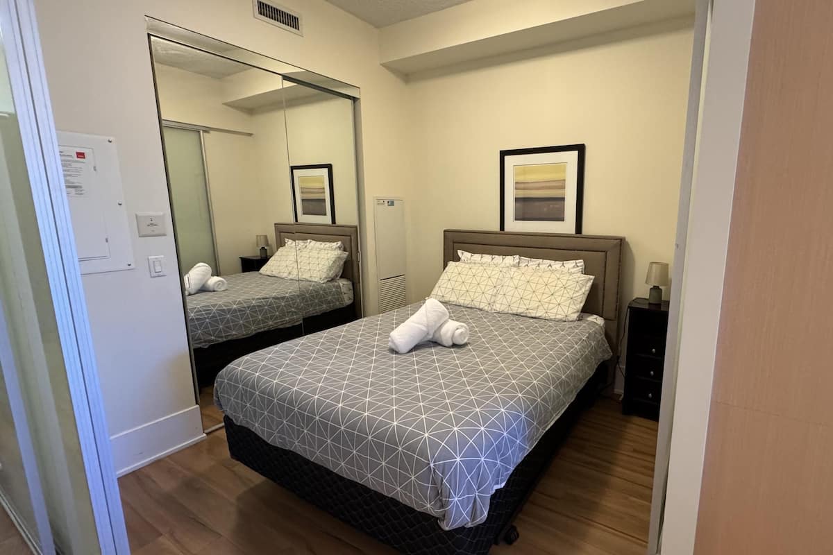 Executive Suite, 1 Queen Bed with Sofa bed, Non Smoking