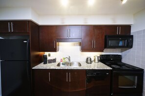 Room | Private kitchen - The Delta District Stay (Toronto)