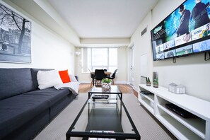 Room - The Delta District Stay (Toronto)