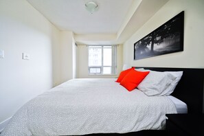 Room | Free WiFi - The Delta District Stay (Toronto)