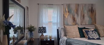 Spacious 4-bedroom house with AC in lovely Morehead City