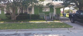 Spacious 4-bedroom house with AC in lovely Morehead City