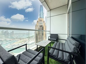 Property grounds - Settler.Homes, Breathtaking 2BR Marina, HighFloor (Dubai)