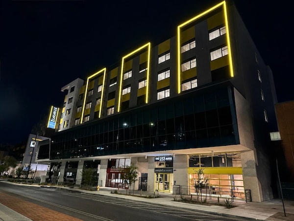 The 233 Suites Unscripted By Hyatt - Mesa, AZ