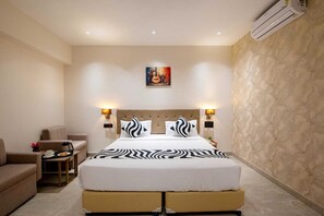 1 bedroom, desk, free WiFi, bed sheets - Palette Hotel Pune, MIDC Chinchwad (Bhosadi, Pune)