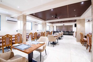 Dining - Palette Hotel Pune, MIDC Chinchwad (Bhosadi, Pune)