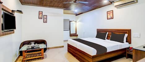 1 bedroom, desk, free WiFi, bed sheets