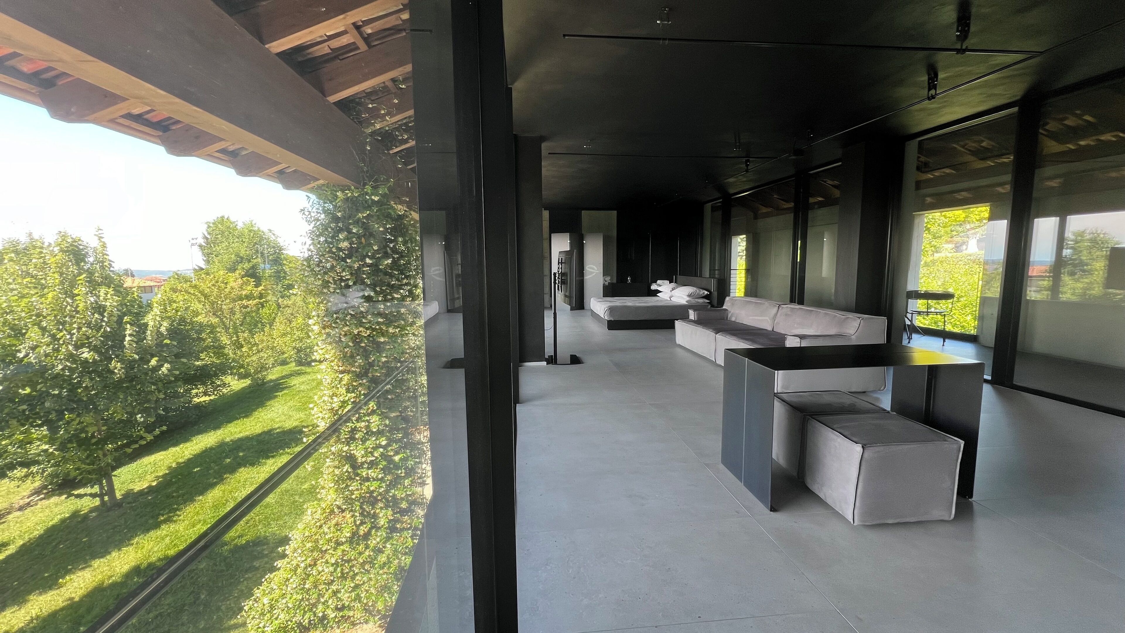 Panoramic Studio Suite, Balcony, Mountain View | In-room safe, soundproofing, free WiFi