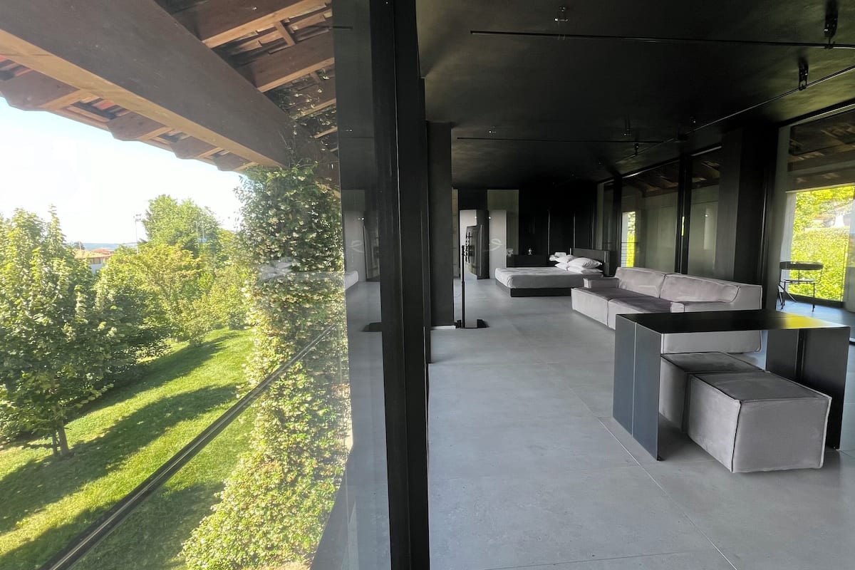 Panoramic Studio Suite, Balcony, Mountain View | In-room safe, soundproofing, free WiFi